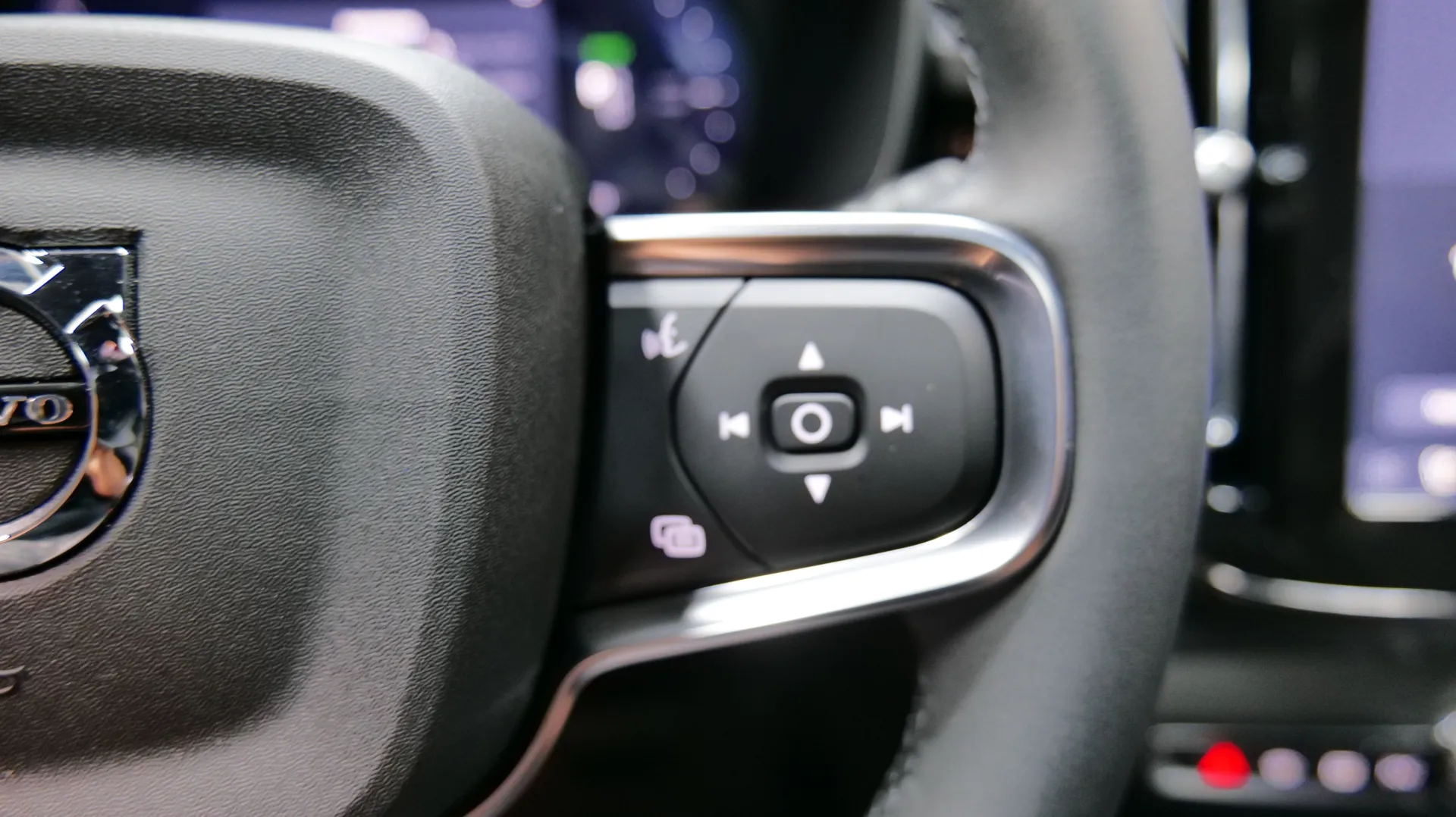 Autokuva 7 - YYE-555