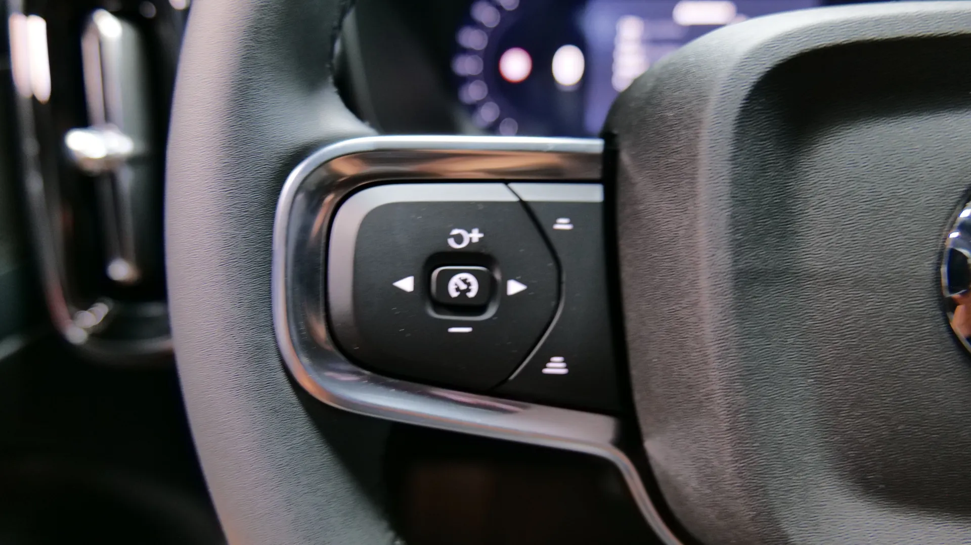 Autokuva 9 - YYE-555