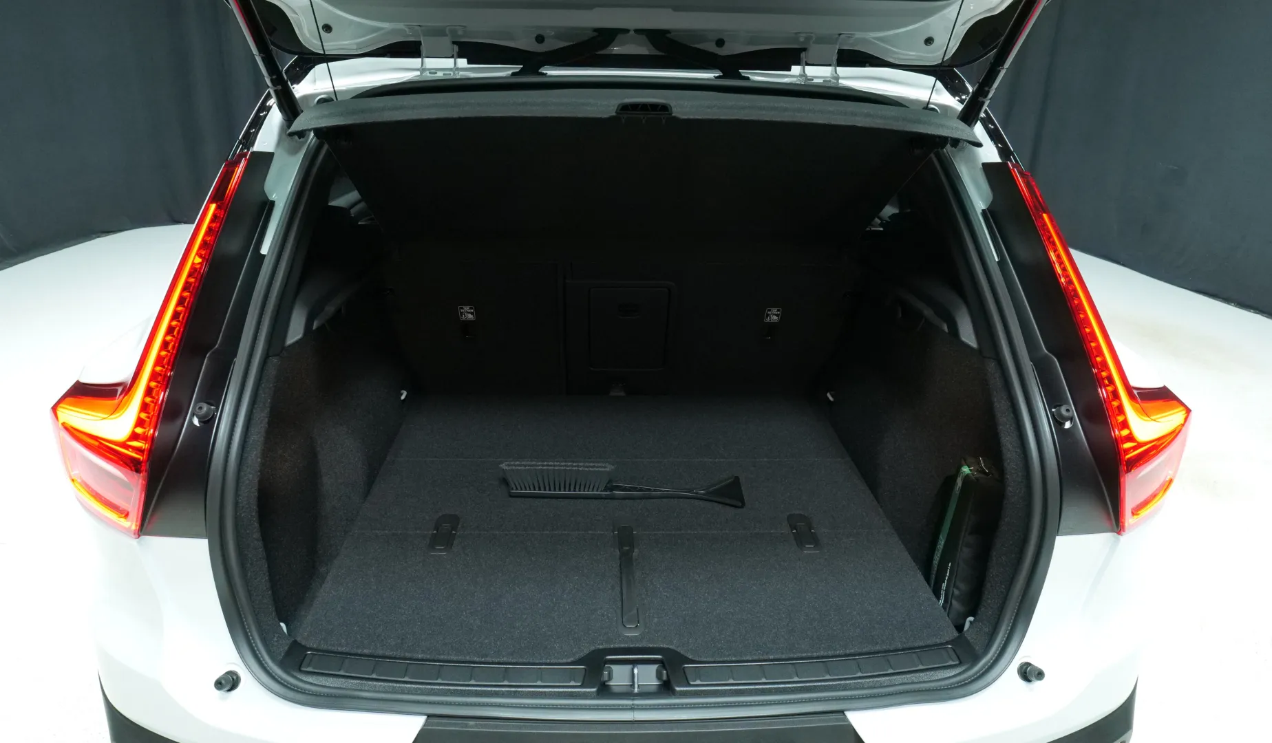 Autokuva 17 - YYE-895