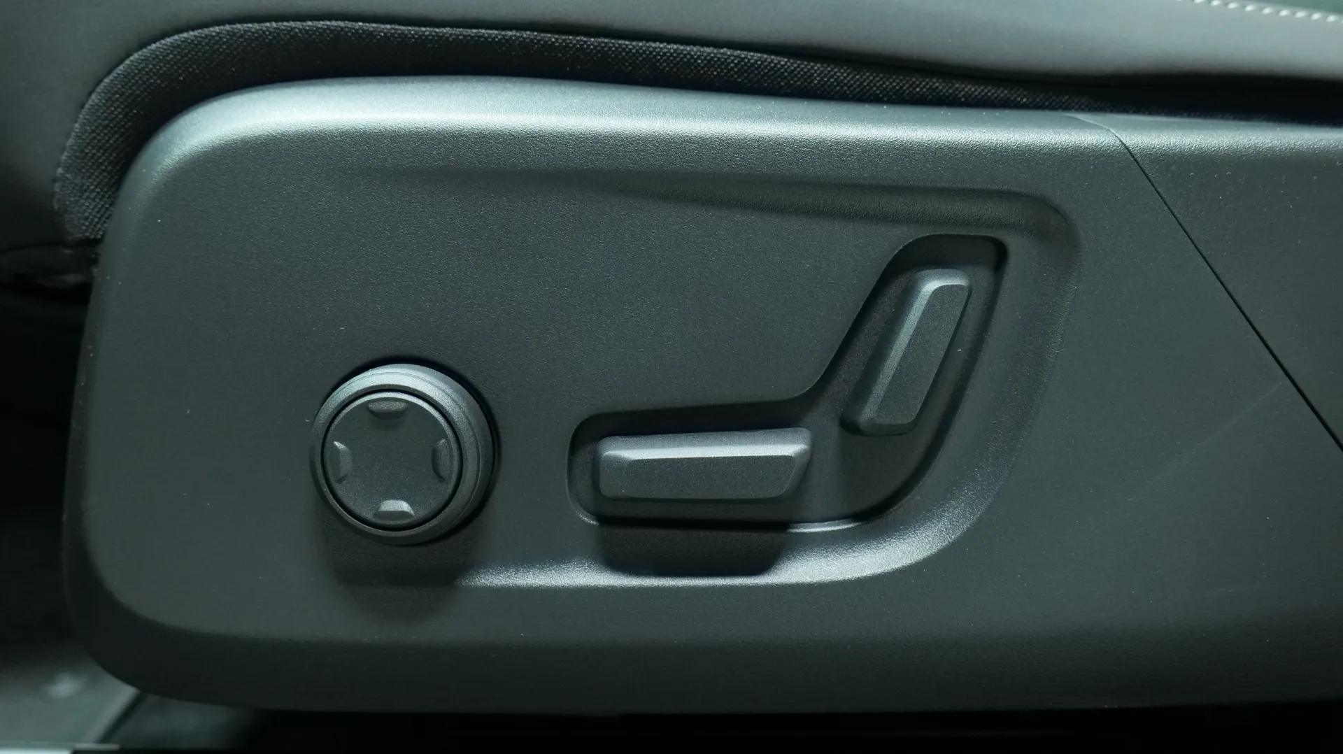 Autokuva 11 - YYE-895