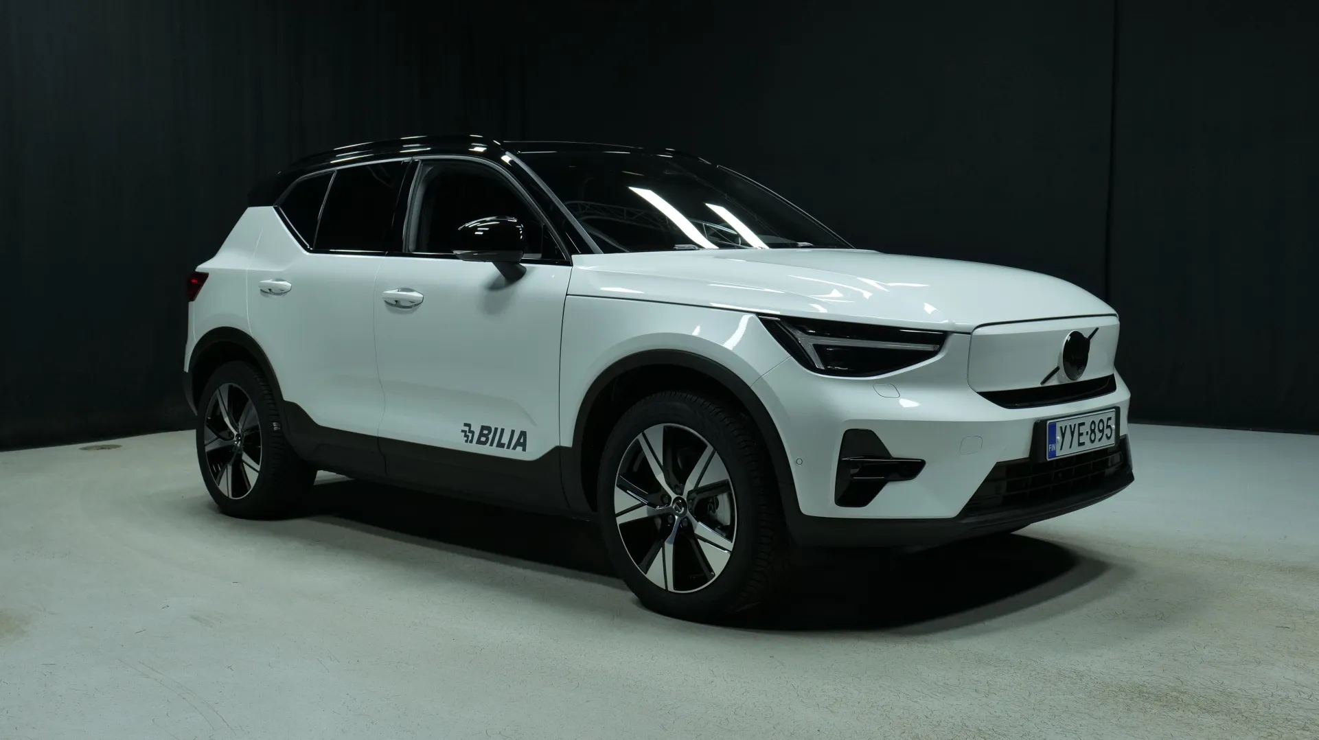 Autokuva 5 - YYE-895