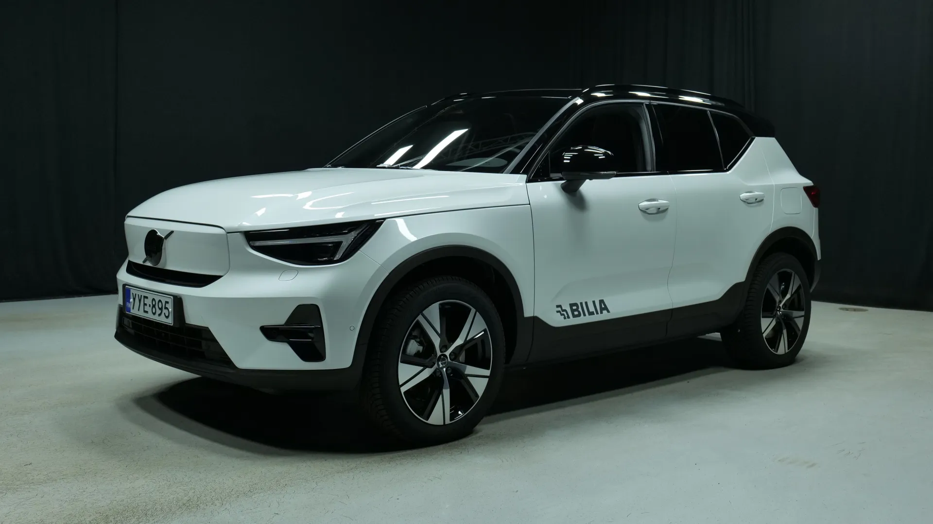 Autokuva 1 - YYE-895