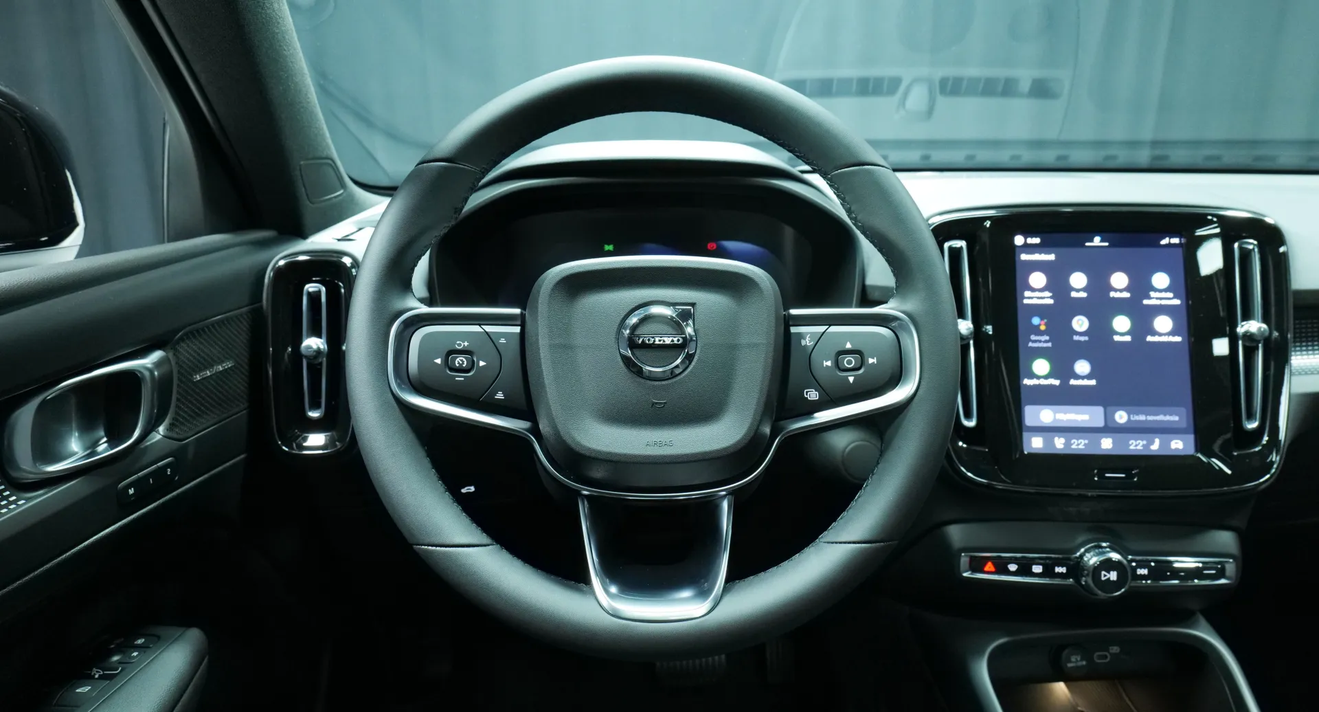 Autokuva 15 - YYE-895