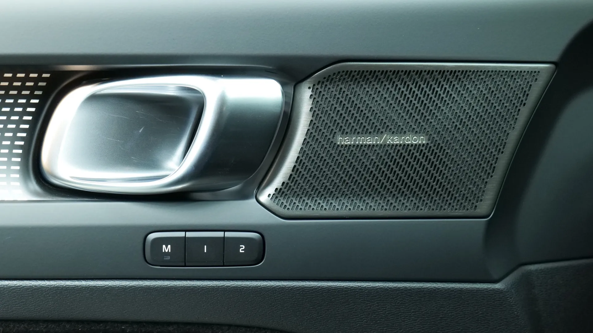 Autokuva 10 - YYE-895