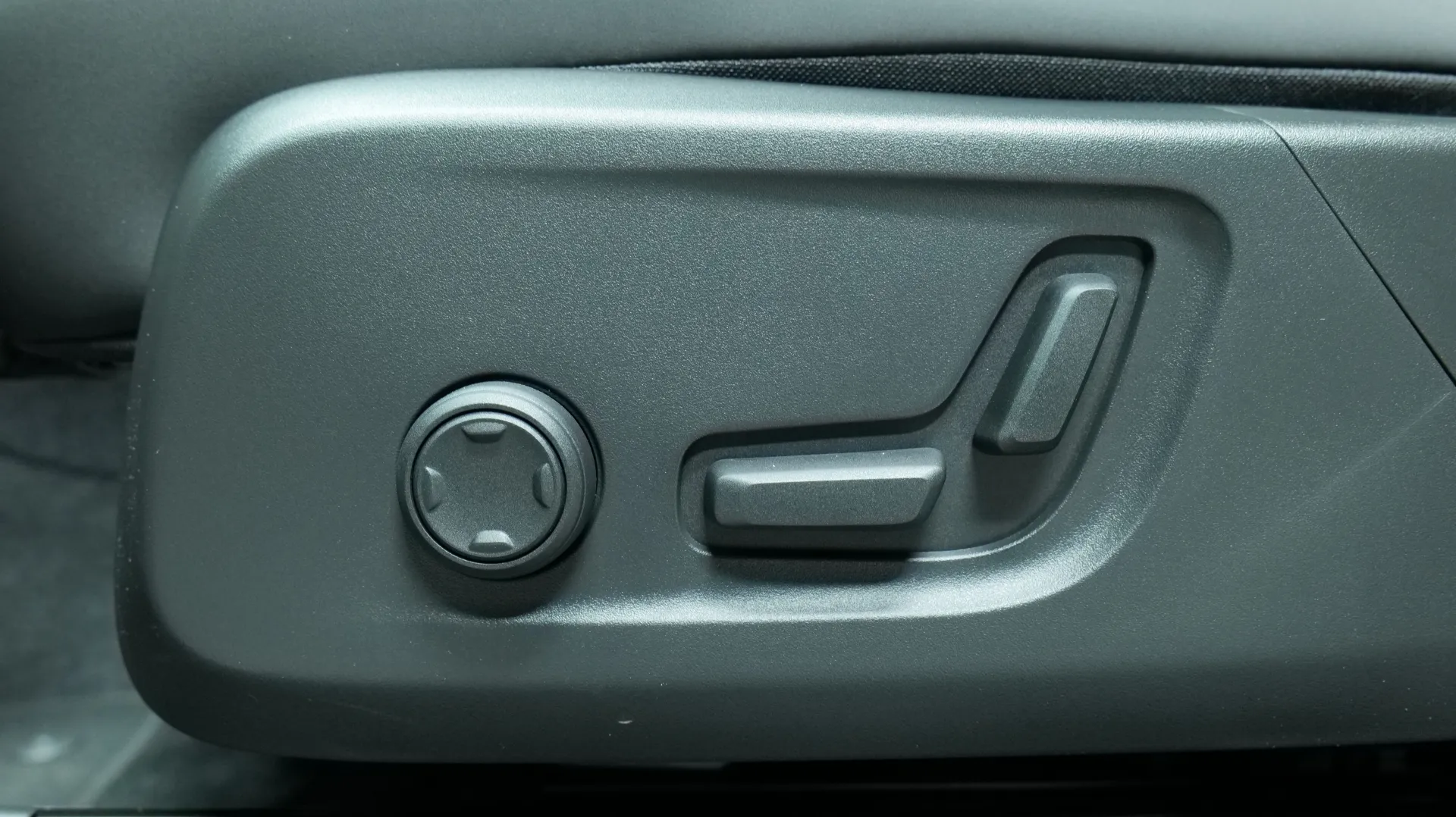 Autokuva 11 - YYE-922