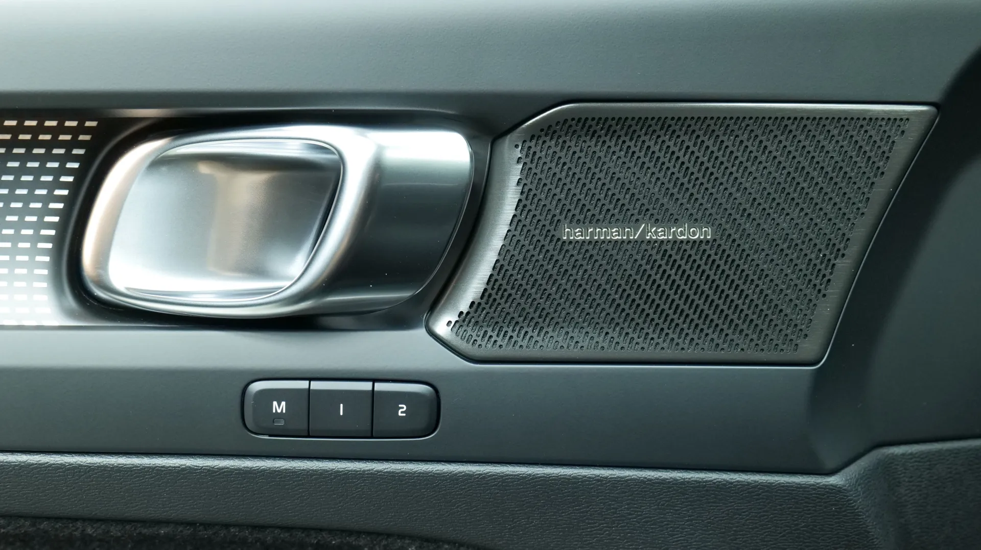 Autokuva 10 - YYE-922