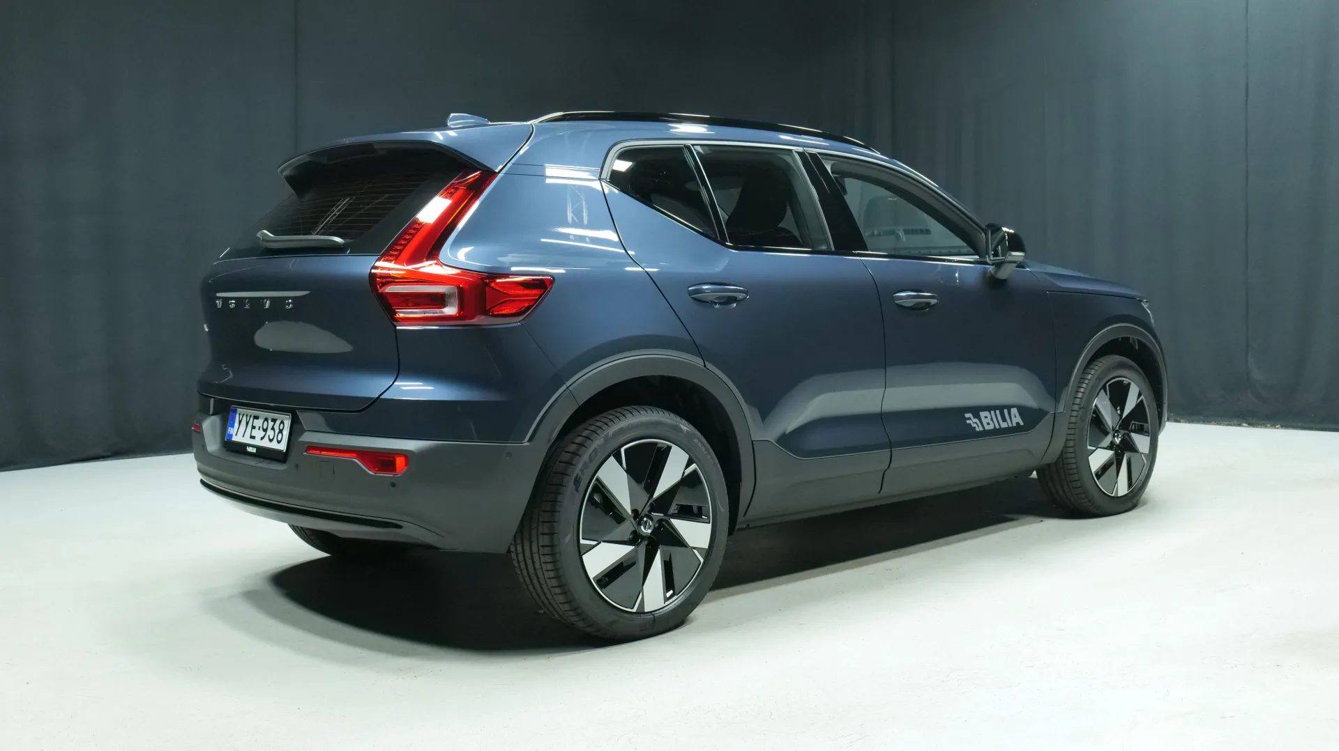 Autokuva 3 - YYE-938