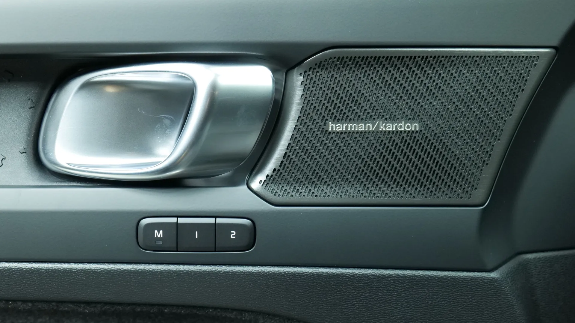 Autokuva 10 - YYE-938