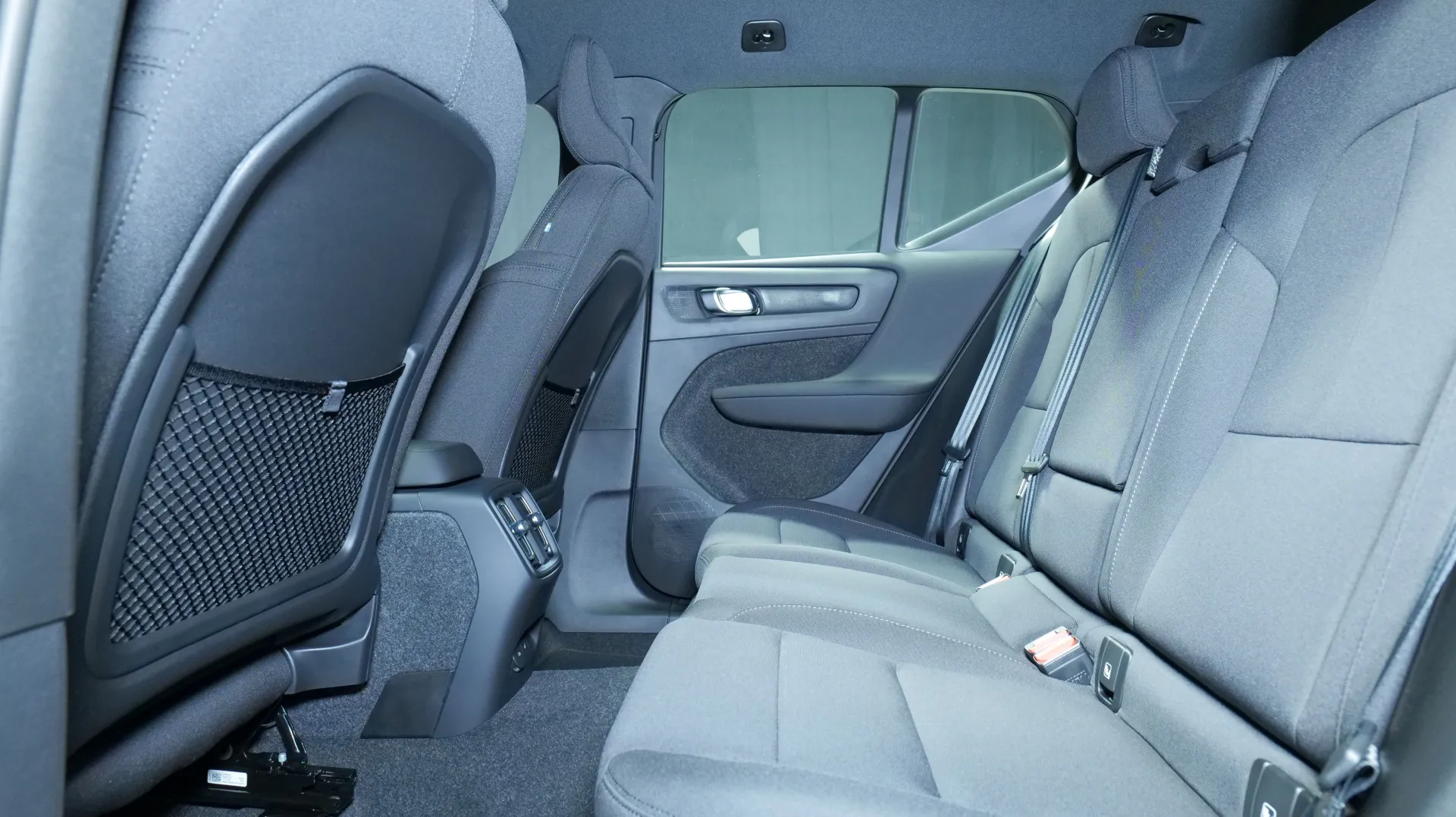 Autokuva 16 - YYE-938