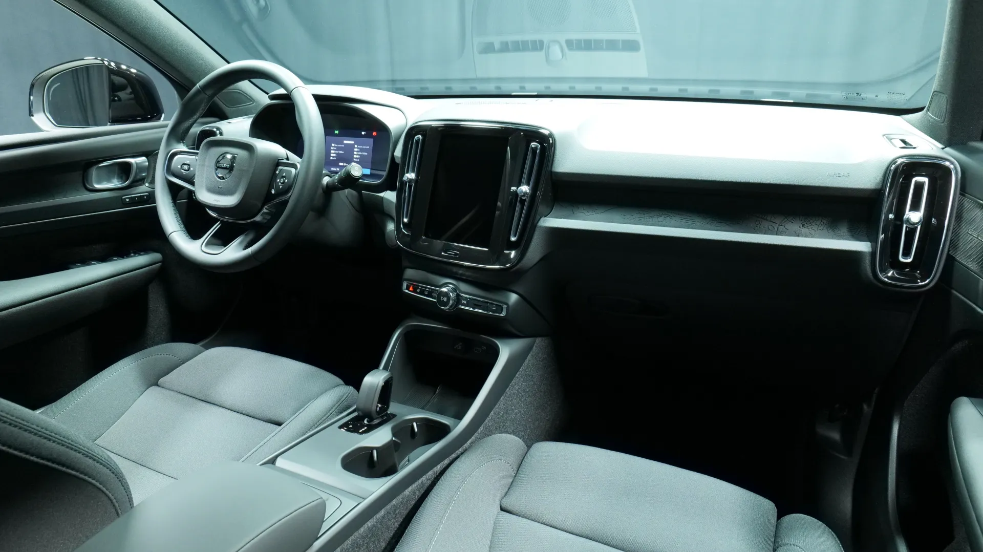 Autokuva 18 - YYE-938