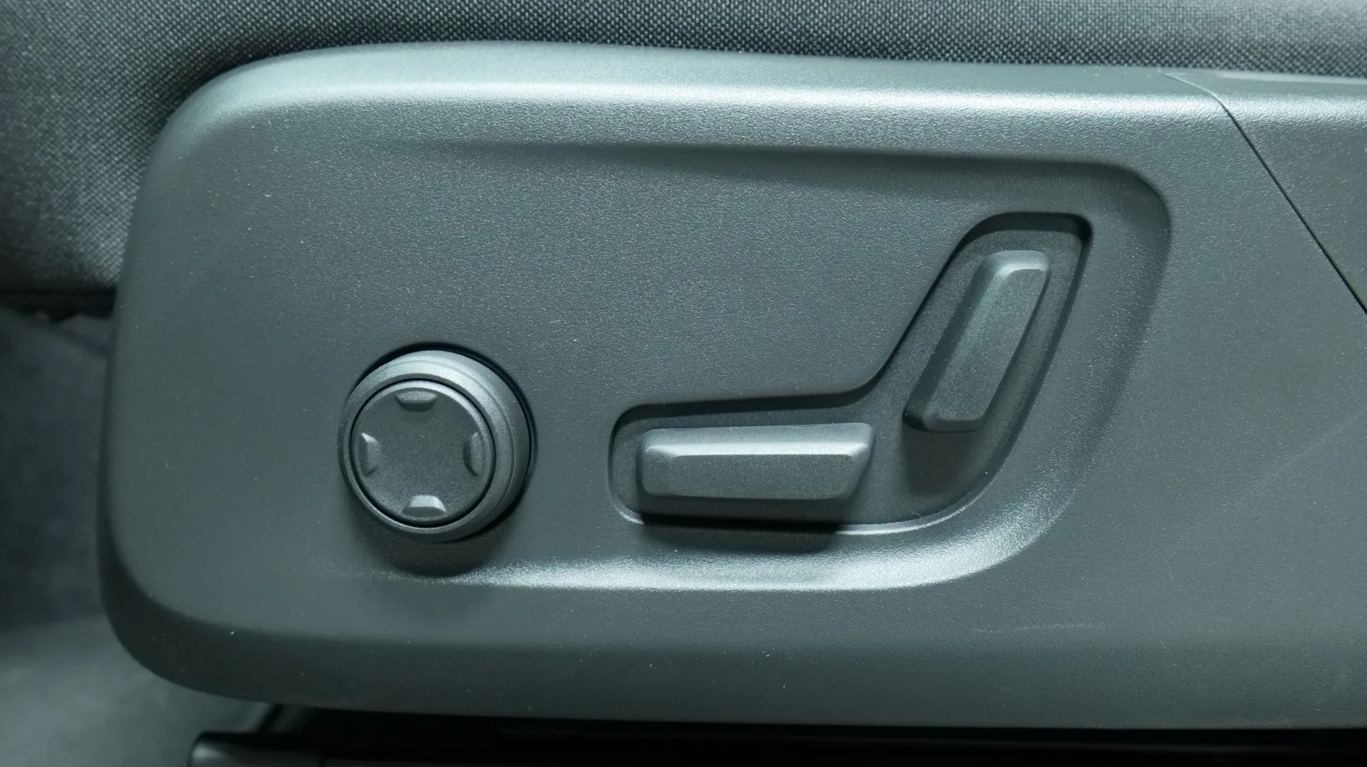 Autokuva 11 - YYE-938