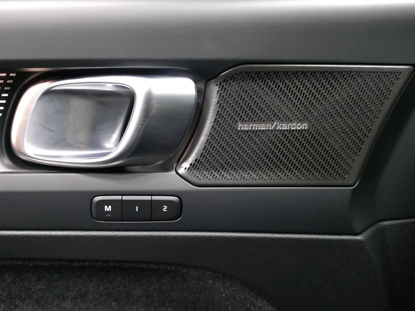 Autokuva 14 - YYI-179