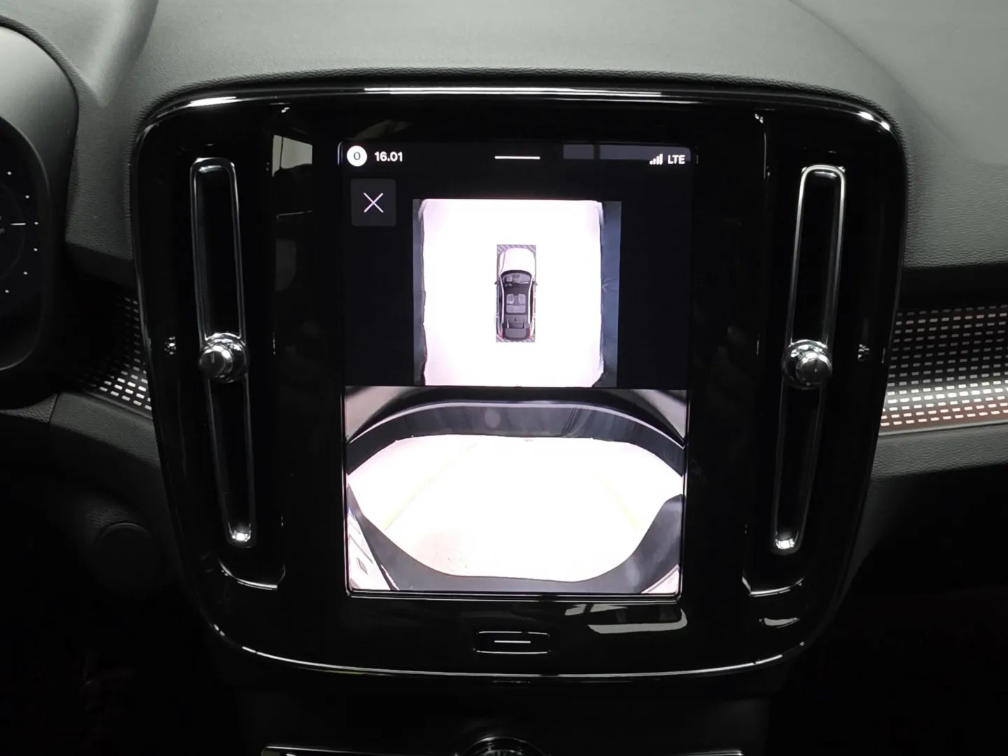 Autokuva 12 - YYI-179