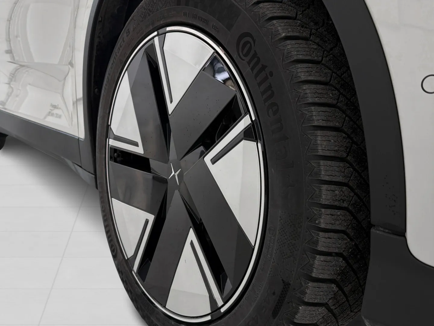 Autokuva 12 - YYI-202