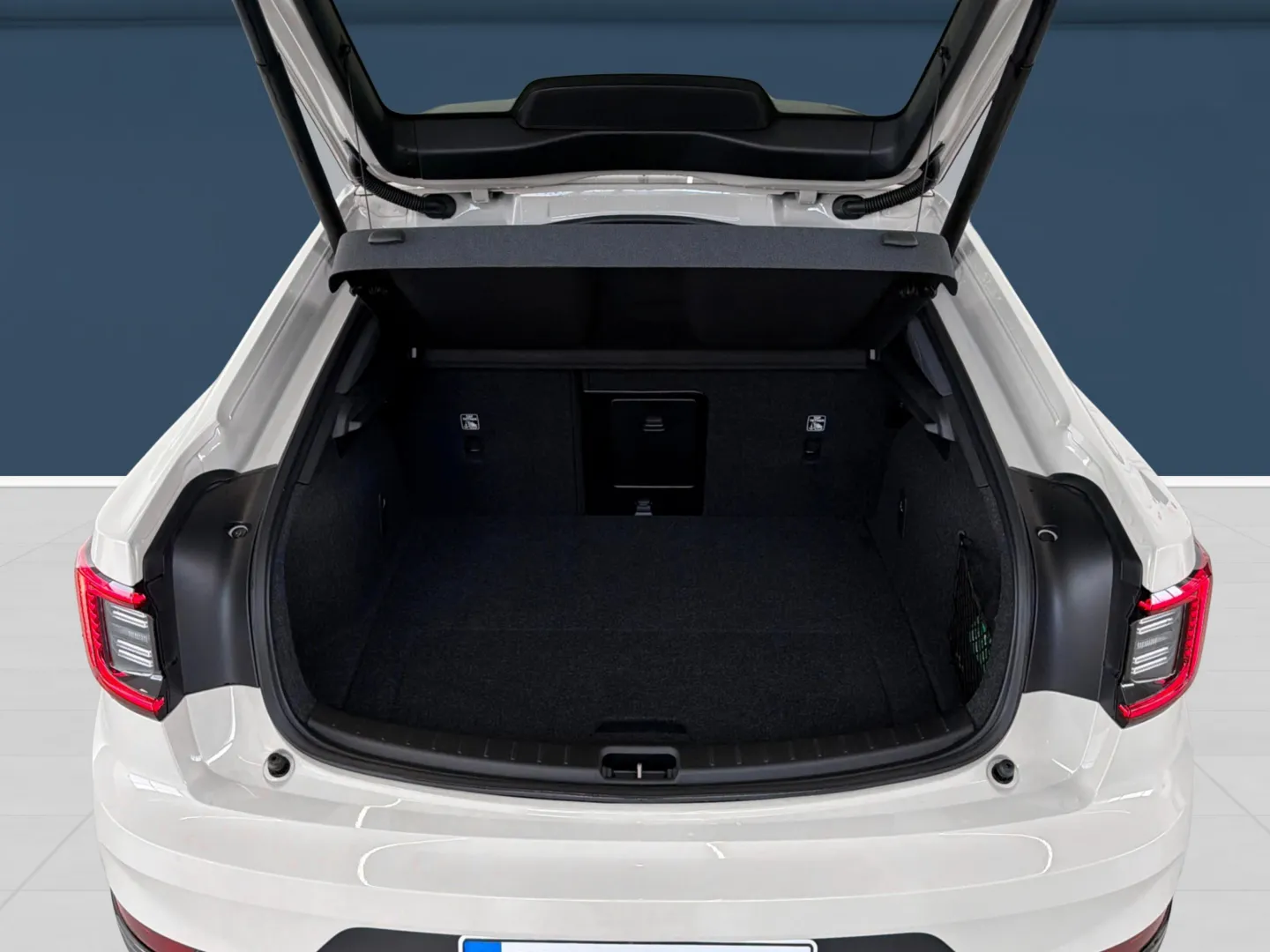 Autokuva 11 - YYI-202