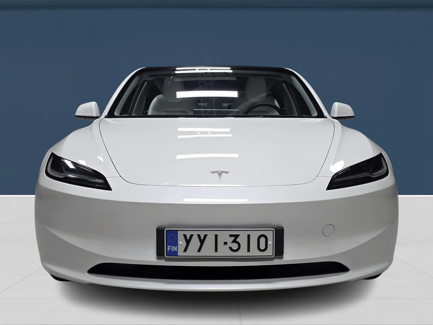 Autokuva 2 - YYI-310