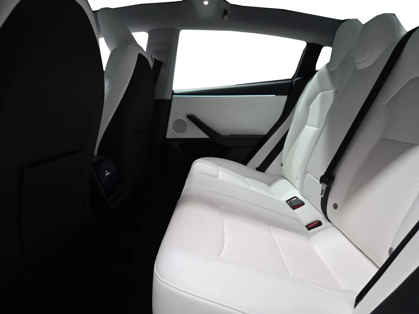 Autokuva 9 - YYI-310