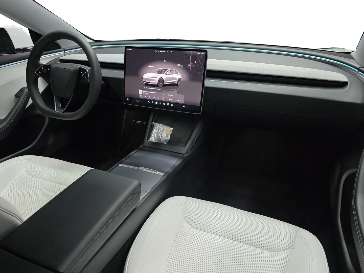 Autokuva 16 - YYI-310