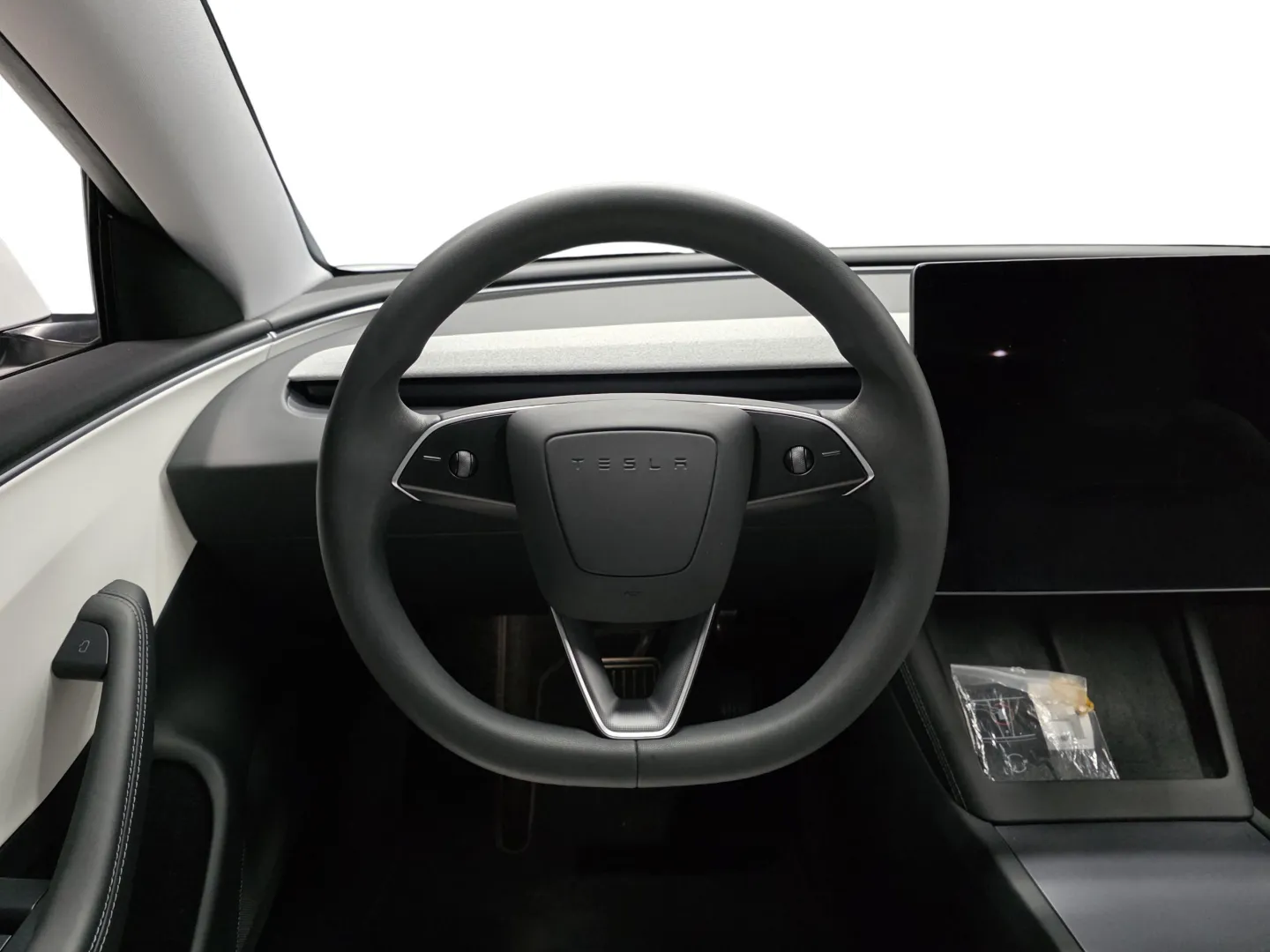 Autokuva 10 - YYI-310