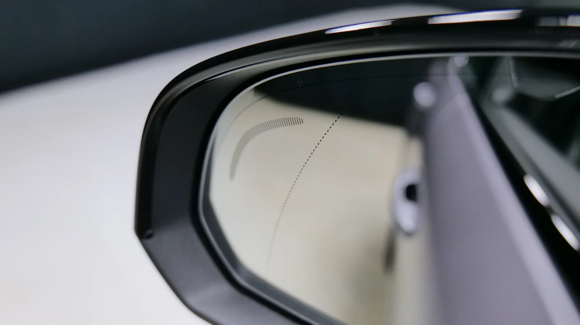 Autokuva 16 - YYI-817