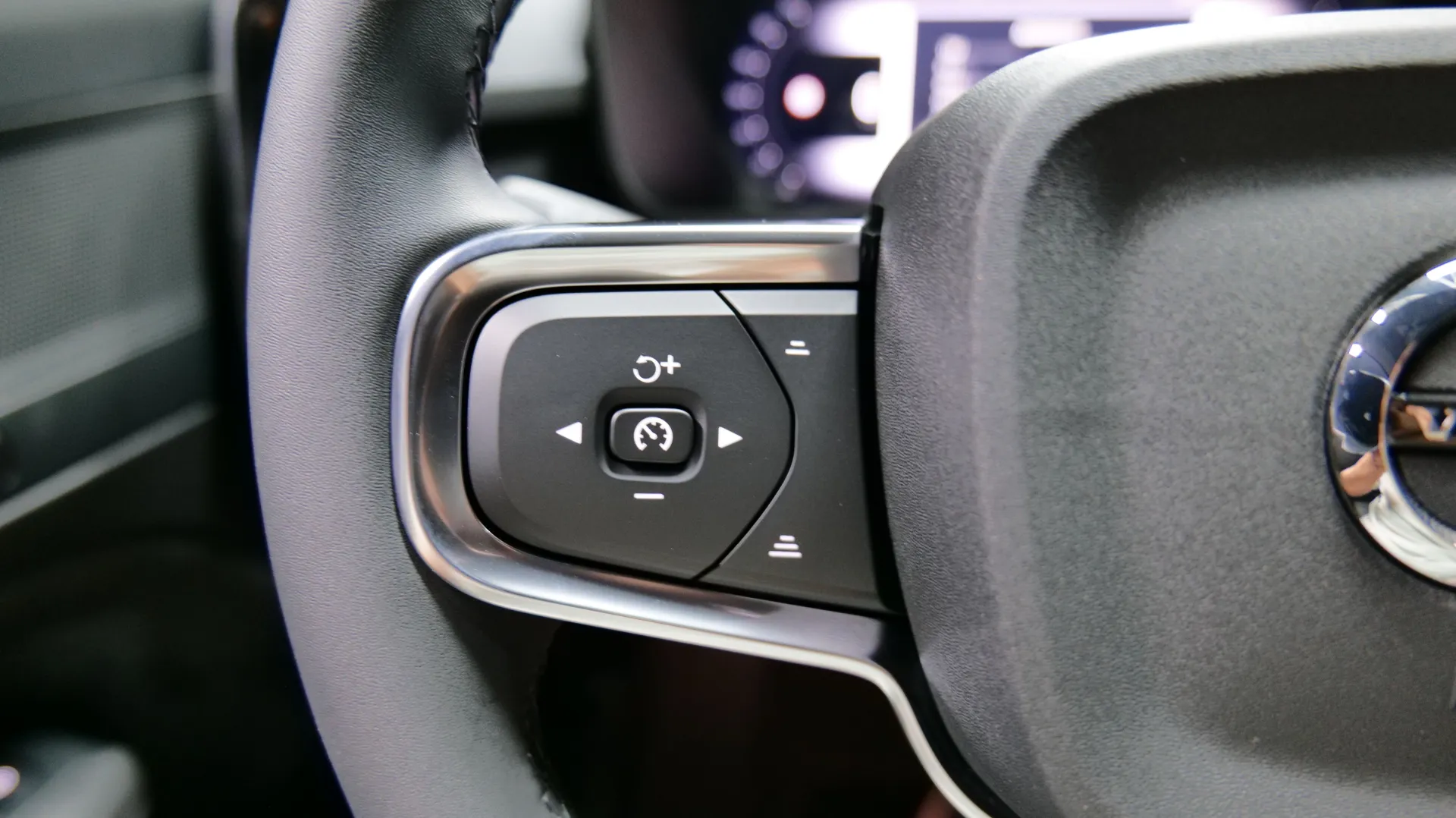 Autokuva 9 - YYI-817