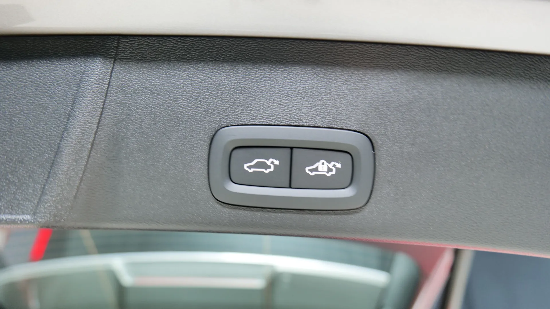 Autokuva 22 - YYI-817