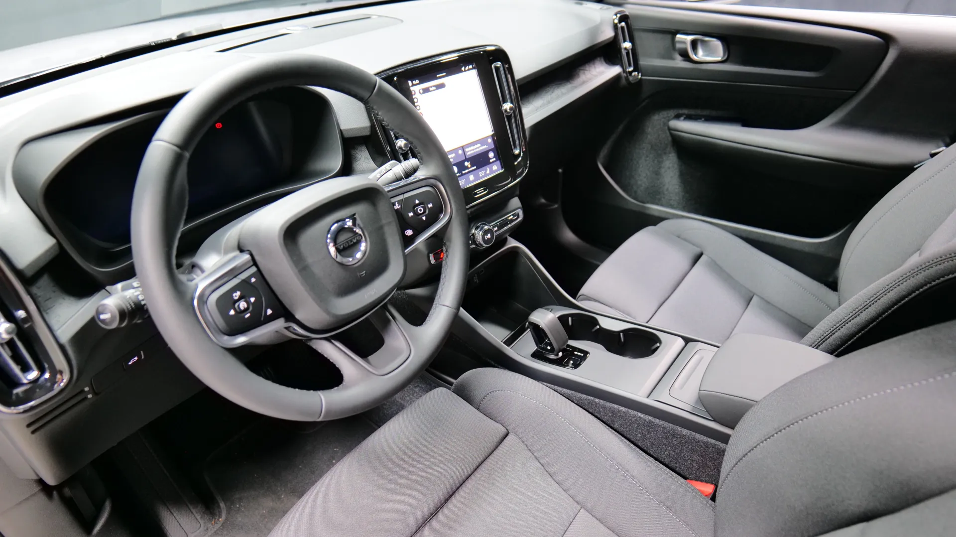 Autokuva 13 - YYI-817