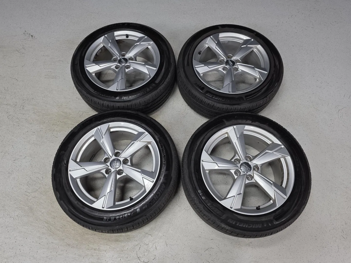 Autokuva 12 - ZMM-906