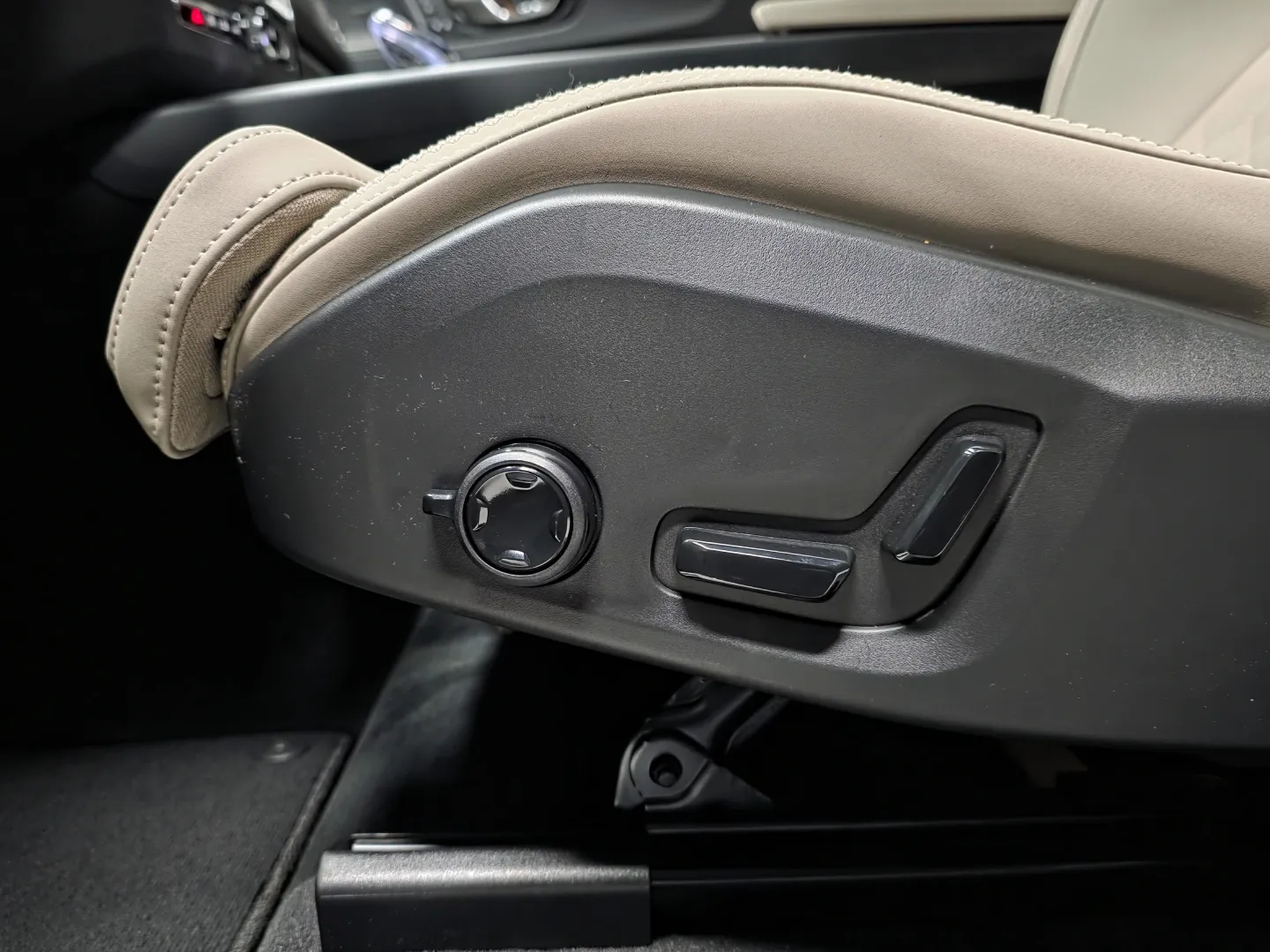 Autokuva 15 - ZN-7757