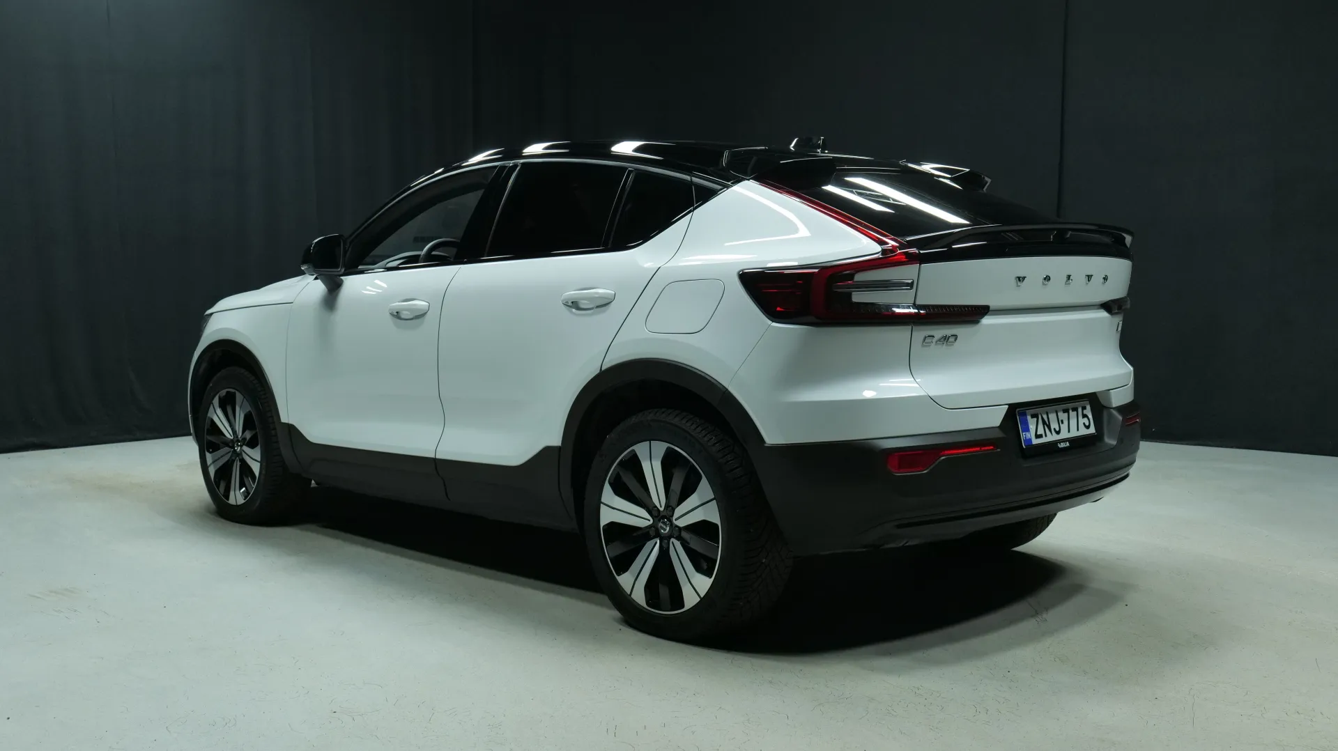 Autokuva 2 - ZNJ-775