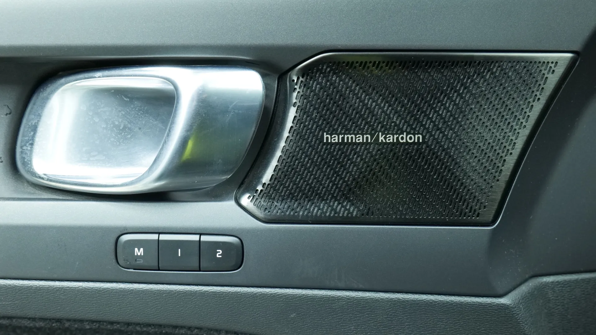 Autokuva 10 - ZNJ-775