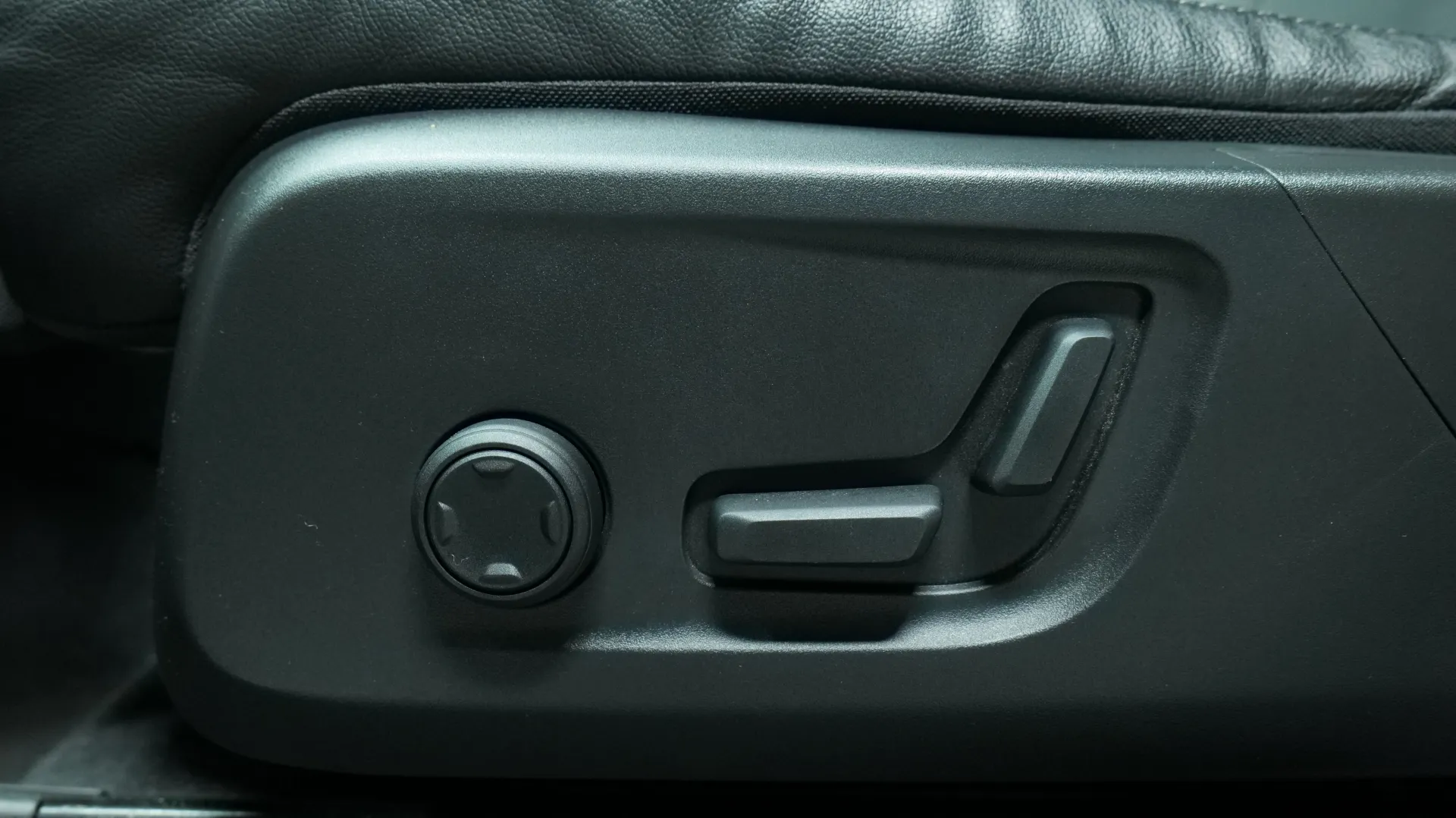 Autokuva 11 - ZNT-911