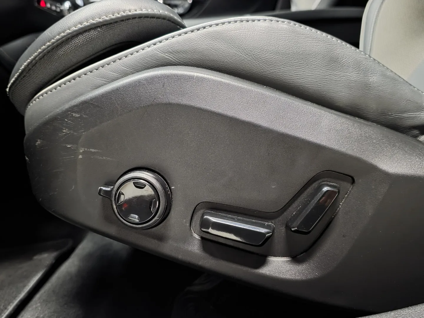 Autokuva 17 - ZNU-861