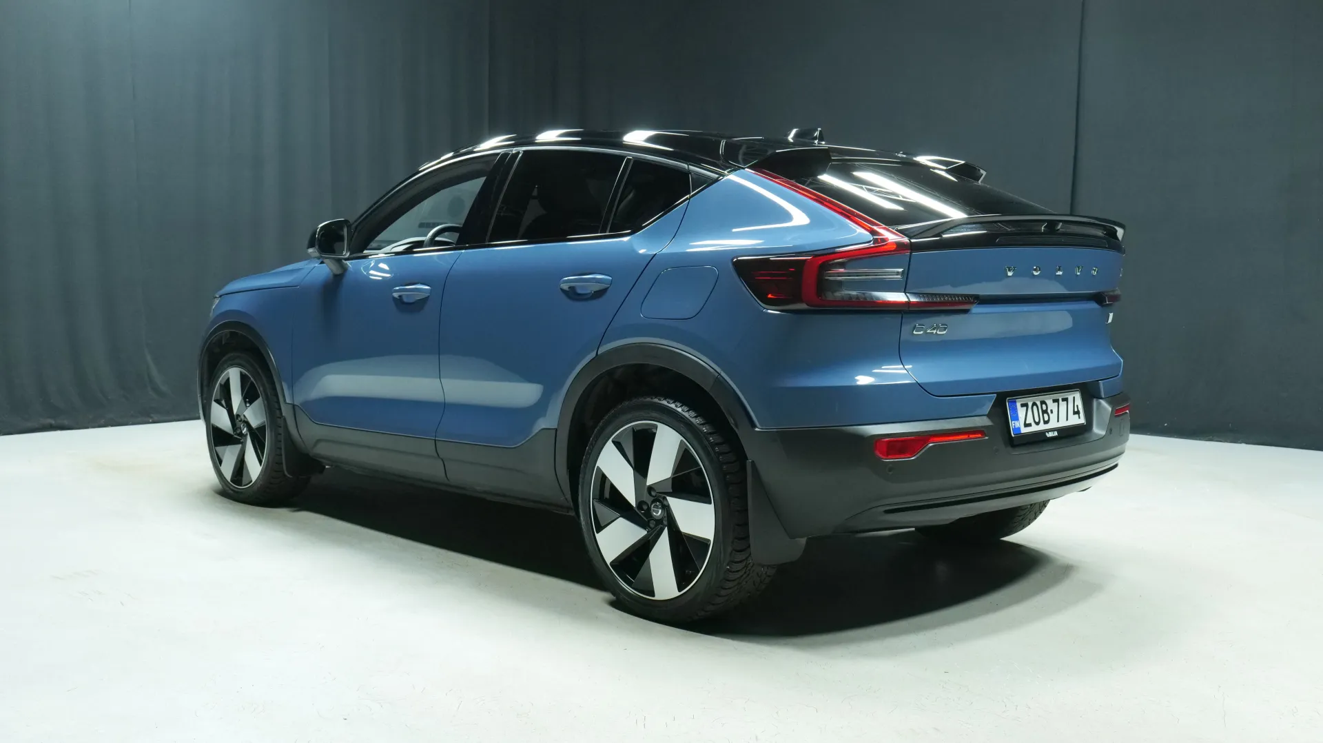 Autokuva 2 - ZOB-774