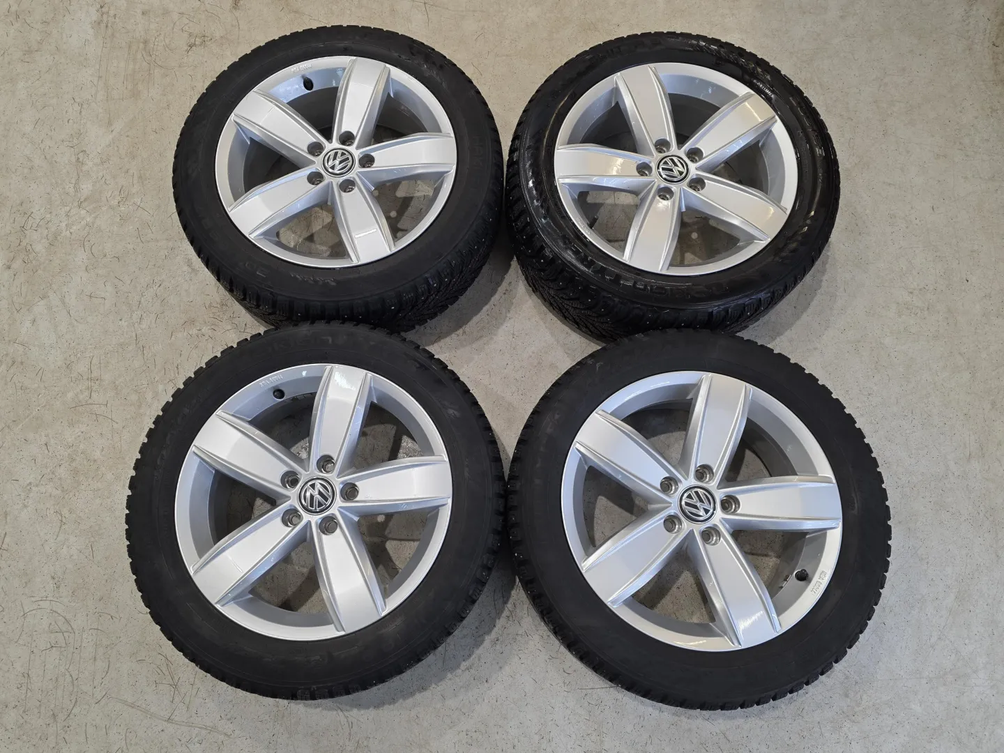 Autokuva 12 - ZOH-789