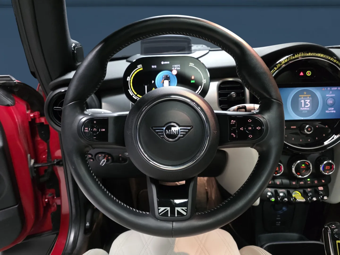 Autokuva 10 - ZOH-870