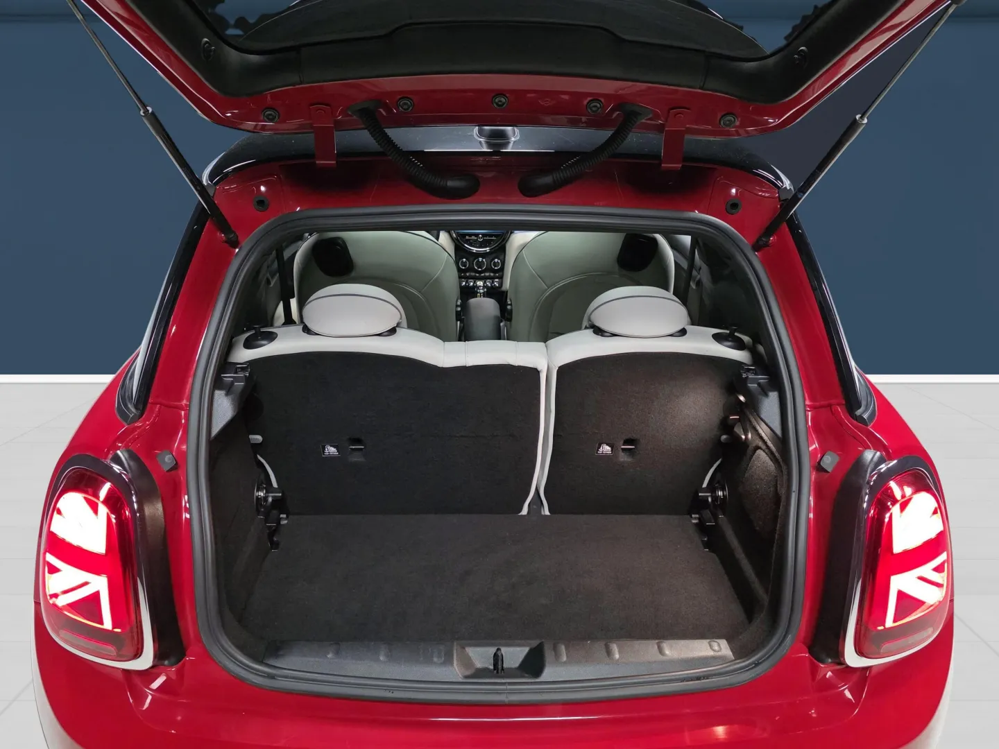 Autokuva 11 - ZOH-870