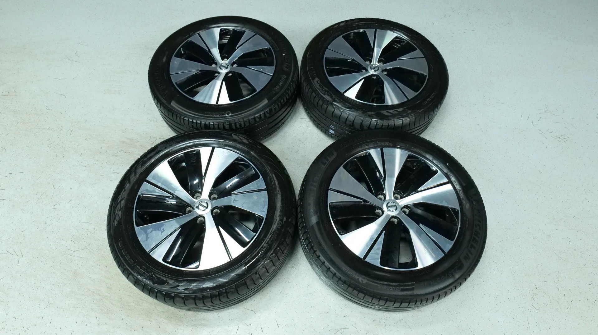 Autokuva 19 - ZON-892