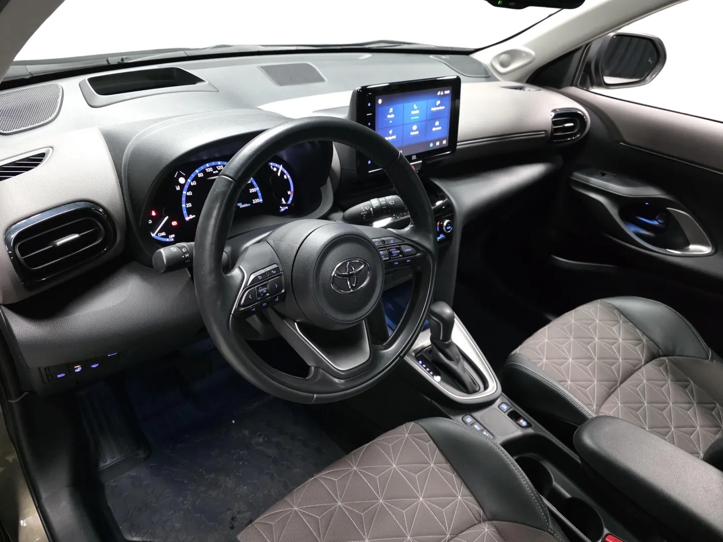 Autokuva 8 - ZOS-670