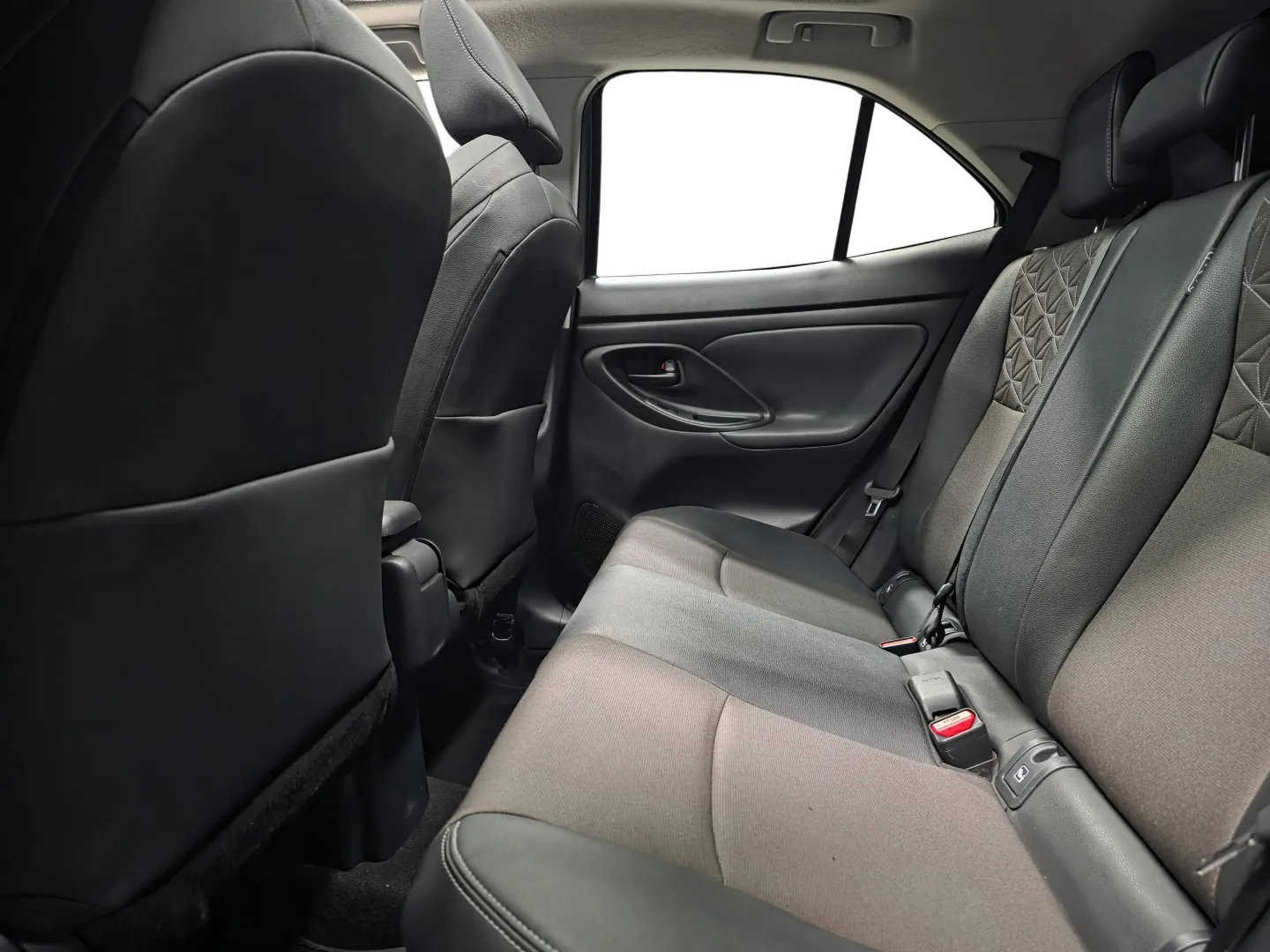 Autokuva 9 - ZOS-670