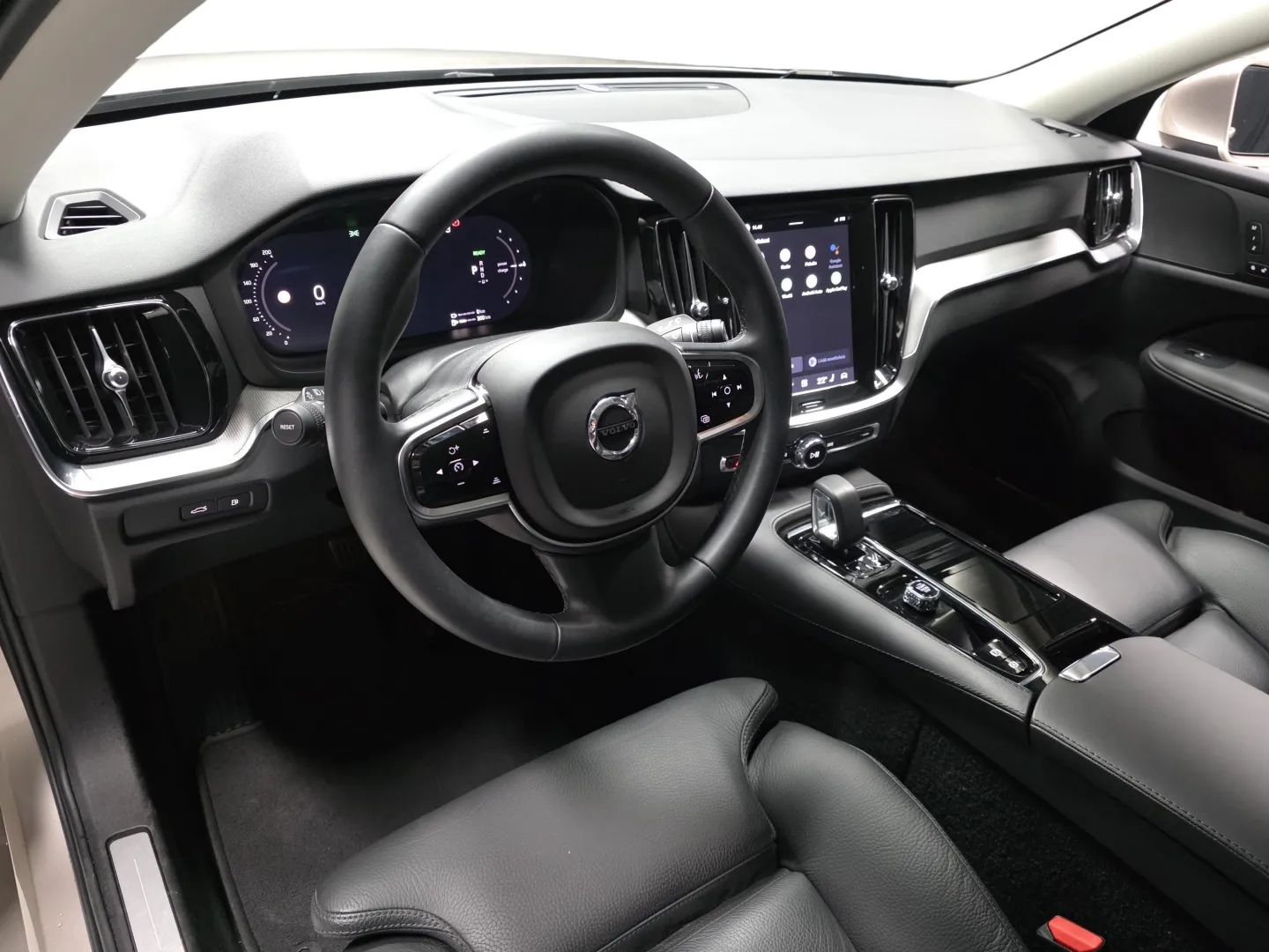 Autokuva 8 - ZOS-782