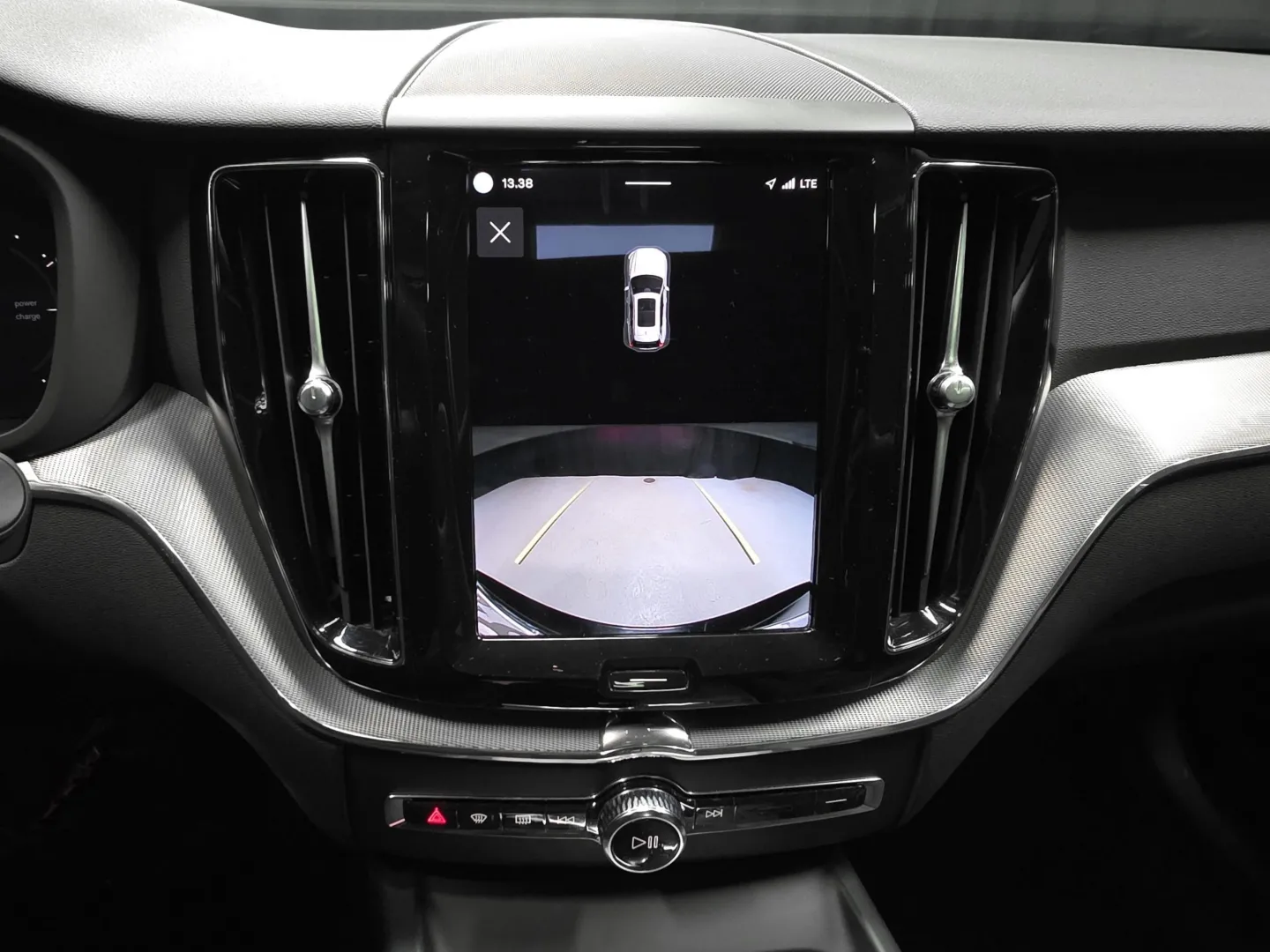 Autokuva 14 - ZOS-883