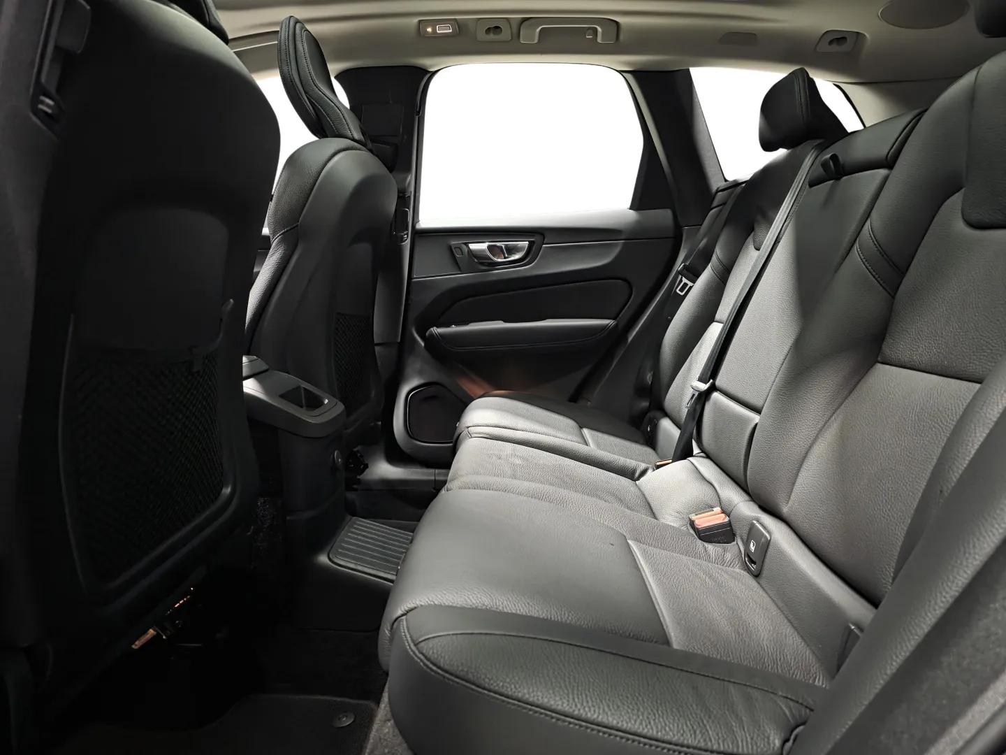 Autokuva 9 - ZOT-246