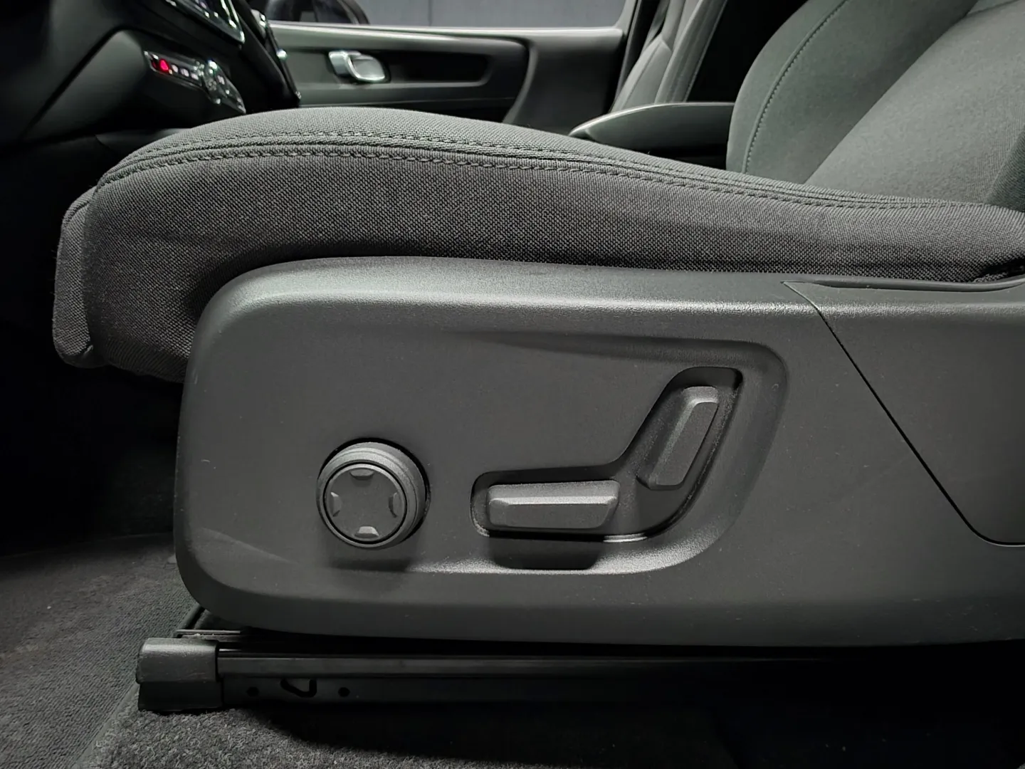 Autokuva 15 - ZOU-596