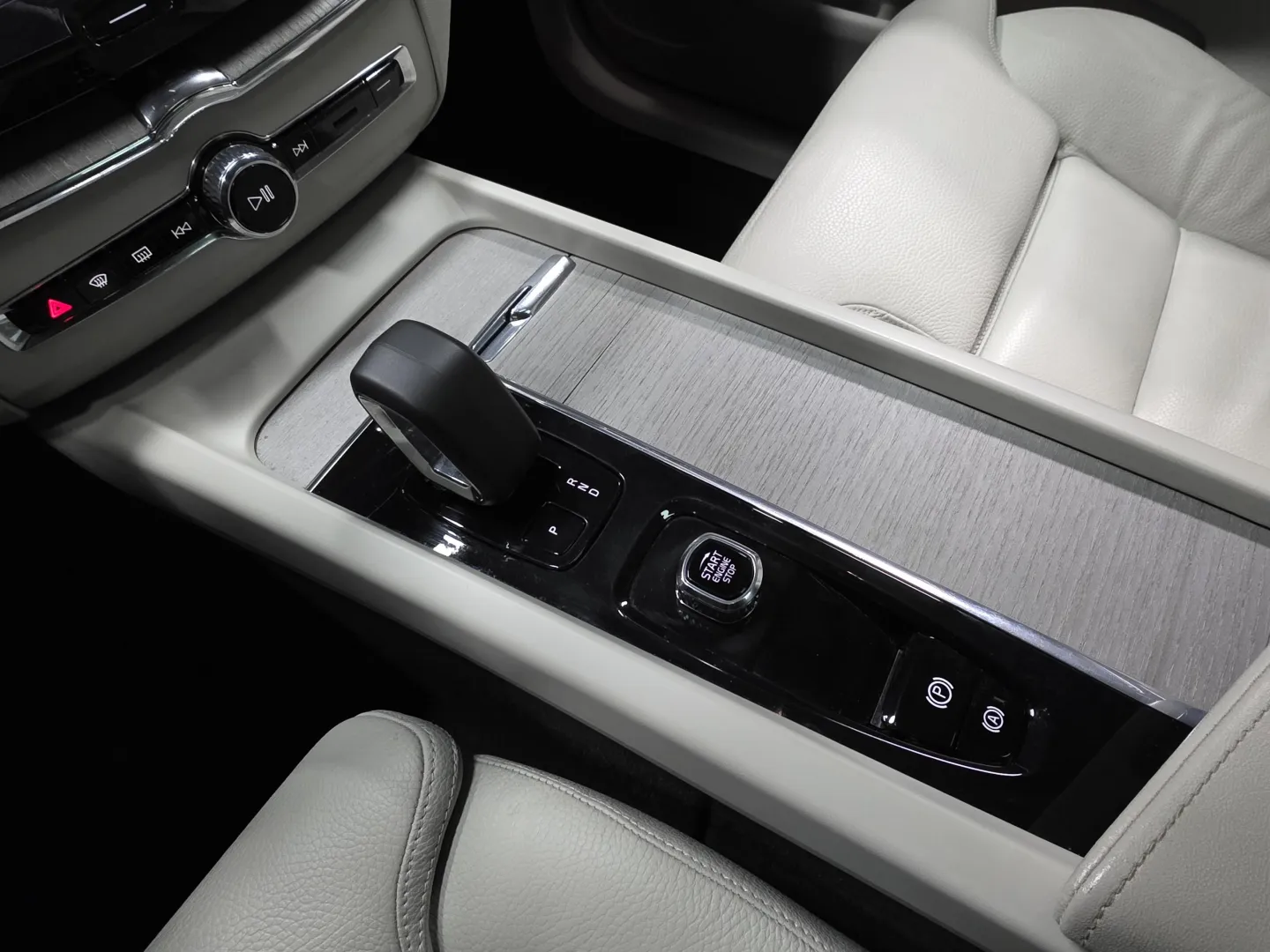 Autokuva 14 - ZOU-713