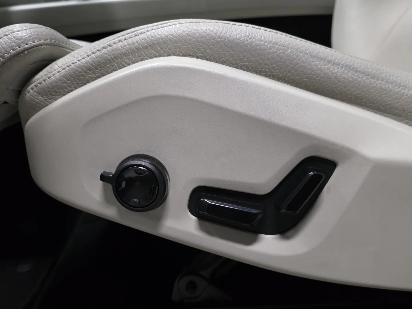 Autokuva 16 - ZOU-713