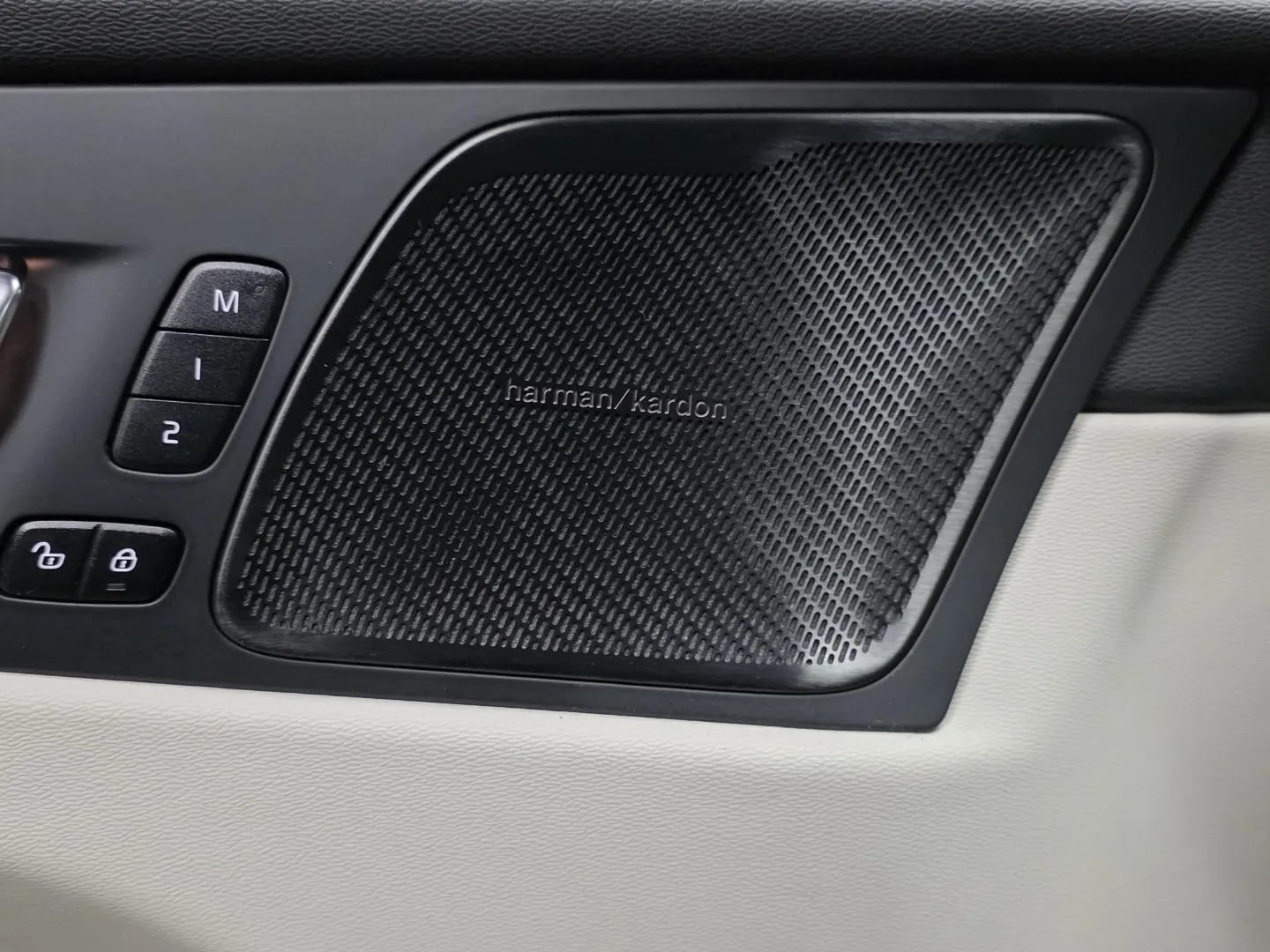 Autokuva 15 - ZOU-713