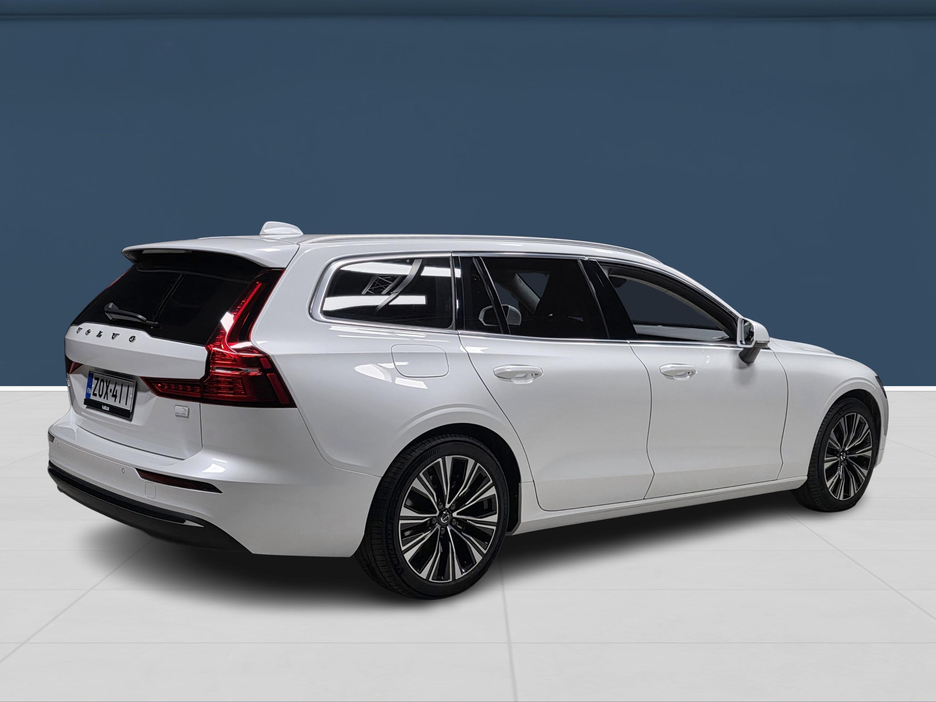 Volvo V60 2023, photo 4/20
