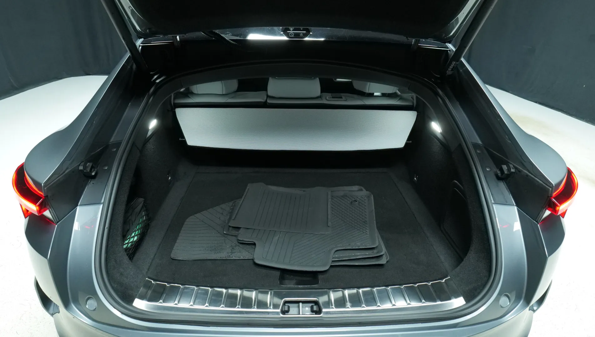 Autokuva 18 - ZPH-532