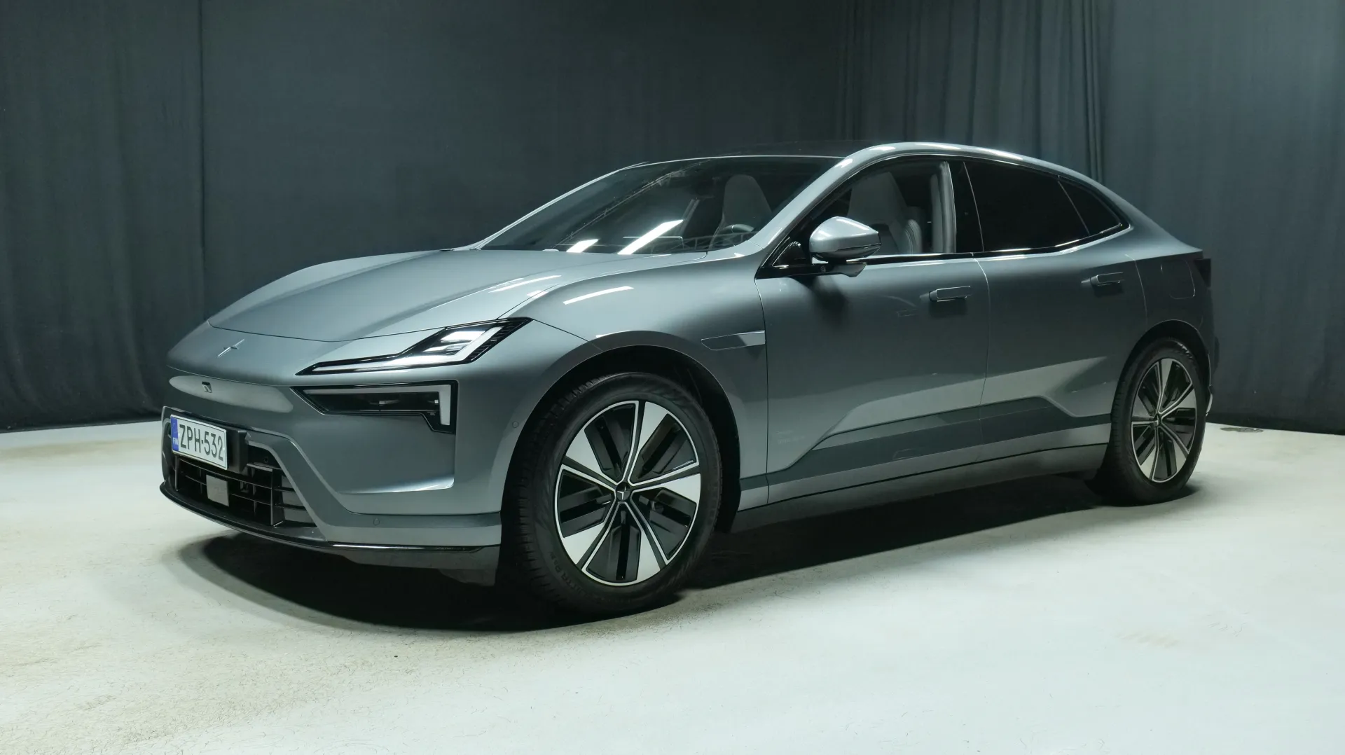 Polestar 4 ZPH-532